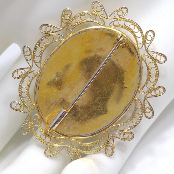 Vintage Spanish Damascene Brooch, Gold Inlay Bird Flower Pin, Filigree Frame - Picture 6 of 10